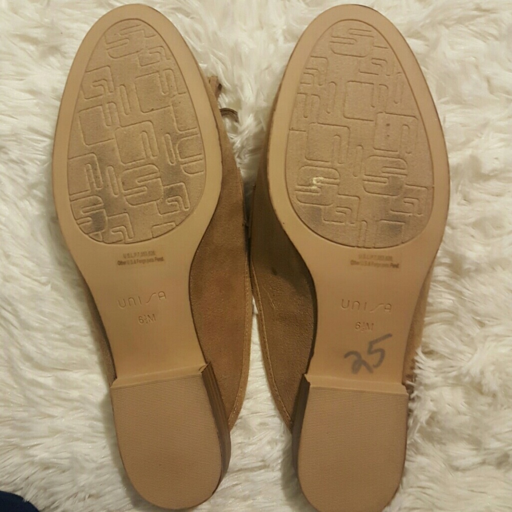 Tan Flats with tassels! Super comfortable - Picture 4 of 4